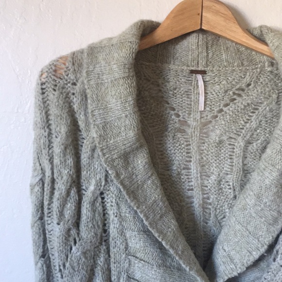 Free People Sweaters - 🎉Free People Cable Knit Cardigan🎉